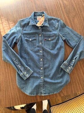 Levi's Women's Denim Western Shirt - Medium Blue NWT